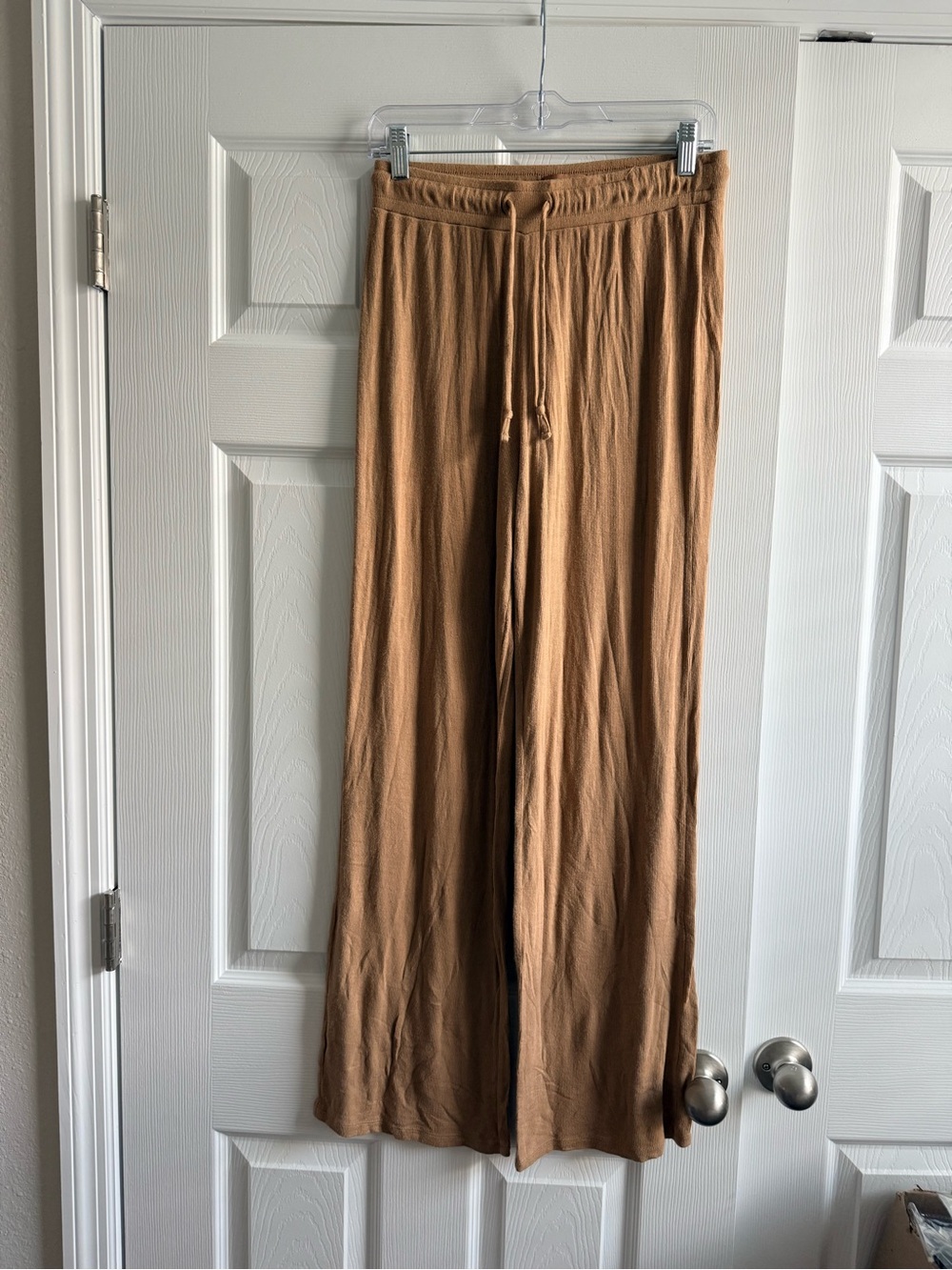 nuuds Wide-Leg Drawstring Sweatpants in Camel